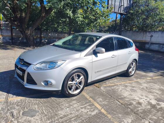 FORD FOCUS 2.0 SE SEDAN 16V FLEX 4P POWERSHIFT FORD FOCUS 2.0 SE SEDAN 16V FLEX 4P POWERSHIFT